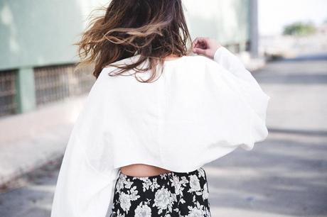 Floral_Shorts-BRandy_Melville-Cropped_Top-Outfit-27