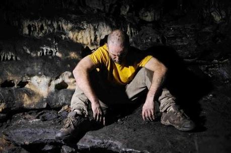 'La cueva' - agobiante supervivencia humana