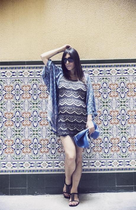 street style barbara crespo tiles kimono blue black dress fashion blogger outfit blog de moda