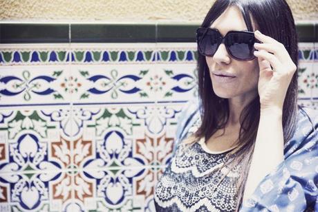 street style barbara crespo tiles kimono blue black dress fashion blogger outfit blog de moda