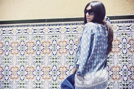 street style barbara crespo tiles kimono blue black dress fashion blogger outfit blog de moda
