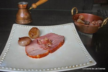 Cinta de Lomo Adobado al Horno con Cebolletas Confitadas de la Huerta de las Mora en Salave