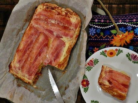 Tarta tatín de bacon y patatas