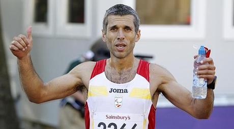 Alberto Suárez celebra su oro en los Juegos de Londres. FOTO: RAMON NAVARRO