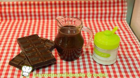 Receta de cobertura de chocolate brillante para tartas y pasteles