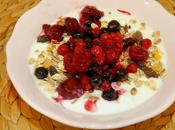 Yogur griego muesli frutas bosque