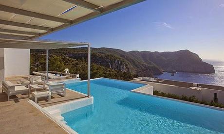 Villa Rustica y Moderna en Ibiza  /  Rustic and Modern VIlla in Ibiza