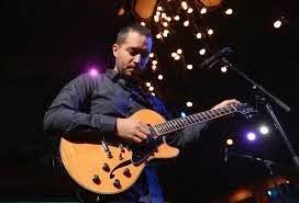 Yotam Silberstein. Un guitarrista isreali que lleva el ti...