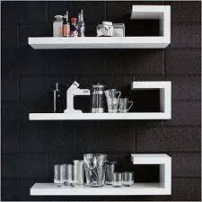 Decorar con repisas flotantes