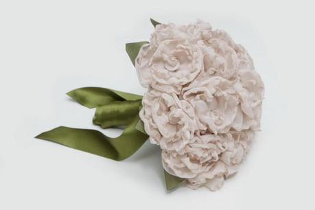 colores-de-boda-ramo-flores-tela-blanca-blanco-2