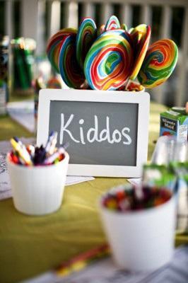 Cómo entretener a los peques en la cena de boda colores-de-boda-mesas-infantiles