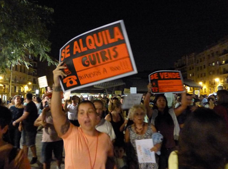 LA BARCELONETA PROTESTA CONTRA EL TURISMO DE BORRACHERA, YO PIENSO LO MISMO, TODO MI APOYO...23-08-2014...!!!