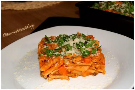 Penne con salsa boloñesa vegana Thermomix