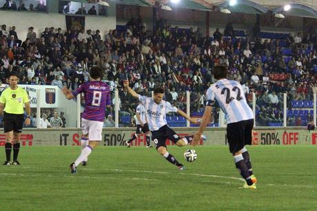 Con un 4-0, Tigre le quitó el invicto a Racing