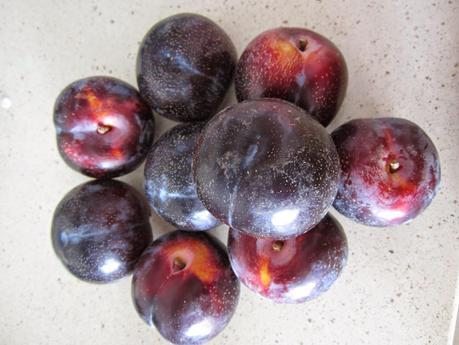 ENSALADA CON CIRUELAS RECIENCOGIDAS
