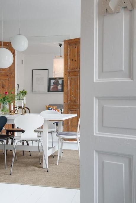 vitrinas mesas ikea sillas de diseño fritz hansen muebles de diseño estilo nórdico escandinavo decoración muebles ikea decoración en blanco y neutros decoración de comedores nórdicos comedor sencillo nórdico blanco Comedor de estilo nórdico   armónico y actual 