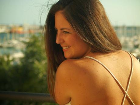 Total white, long perfect dress