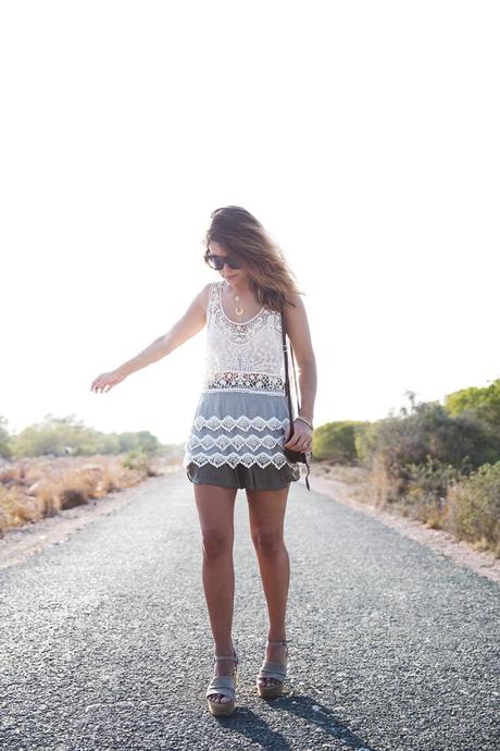 Festival_Outfit-Crochet_Top-Summer-Outfit-Collage_Vintage-12