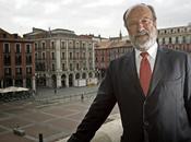Feos para León Riva.
