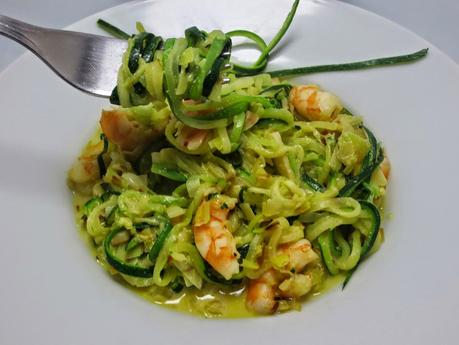 Espaguetis de calabacín con puerro y langostinos Ana Sevilla olla GM