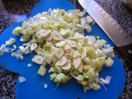 Espaguetis de calabacín con puerro y langostinos