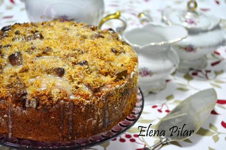 Pastel de coco y trocitos de chocolatinas variadas (KitKat, Choco Tubs...)