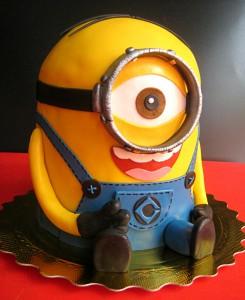 tarta-minion-completa-metienentarta