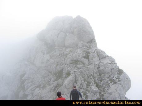 Travesía Pan de Carmen, Jou Santo, Vega de Justigallar: Camino a la cima del Atiquera