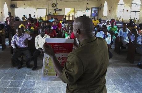 Evangélicos en Liberia se esfuerzan en combatir el ébola
