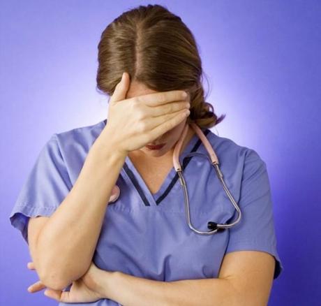 Enfermeras preocupadas por las personas son más propensas al Burnout