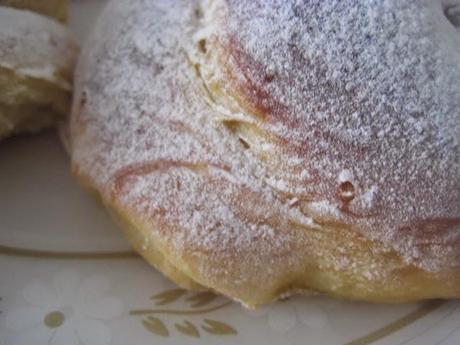 DESAFÍO AGOSTO DARING  BAKERS.  DOS OPCIONES: Kürtőskalács /Chimney cake o Ensaimadas.  Yo  Ensaimadas