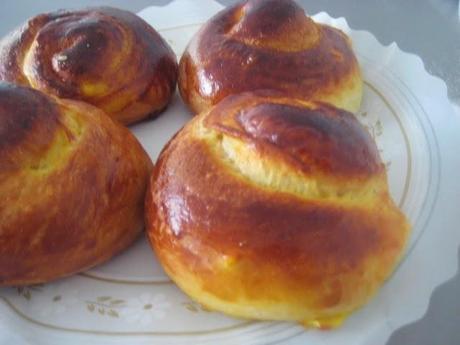 DESAFÍO AGOSTO DARING  BAKERS.  DOS OPCIONES: Kürtőskalács /Chimney cake o Ensaimadas.  Yo  Ensaimadas