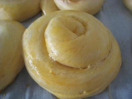 DESAFÍO AGOSTO DARING  BAKERS.  DOS OPCIONES: Kürtőskalács /Chimney cake o Ensaimadas.  Yo  Ensaimadas