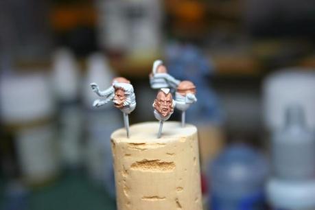 Pintura de las caras con Tallarn Flesh