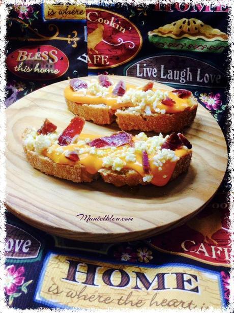 Tosta de salmorejo con picado de ibérico y huevo Tosta de salmorejo con picado de ibérico y huevo 1