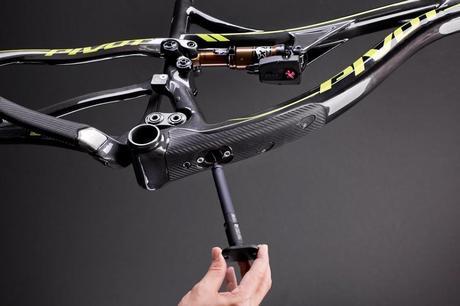 Pivot Cycles, dentro de su catálogo 2015, contara con los modelo Mach 4 Carbon y Phoenix Carbon Pivot Mach 4 Carbon 2