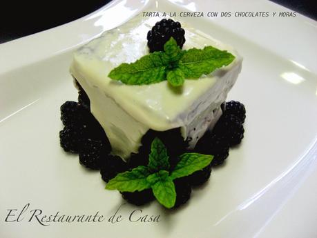 TARTA A LA CERVEZA CON DOS CHOCOLATES Y MORAS