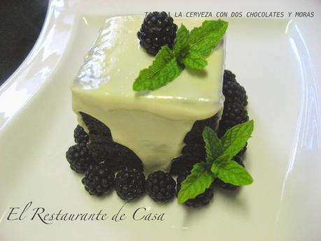 TARTA A LA CERVEZA CON DOS CHOCOLATES Y MORAS