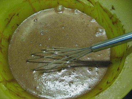 TARTA A LA CERVEZA CON DOS CHOCOLATES Y MORAS
