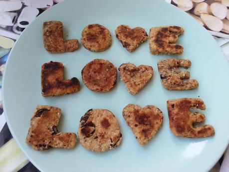 Galletas de avena con pasas y chocolate (receta sin horno)