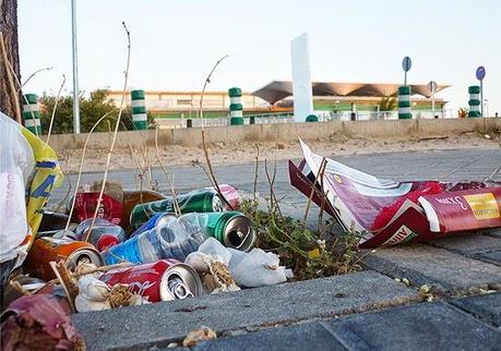 Basura en los accesos a Hospital Infanta Leonor, Vallecas