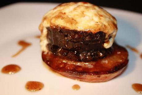 PINCHO DE MORCILLA CON QUESO DE CABRA