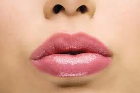 CÓMO PINTARSE LOS LABIOS CORRECTAMENTE