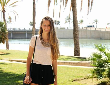 OUTFIT: It looks like a starfish