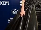 ¿Quién diseñó vestido novia Angelina Jolie?