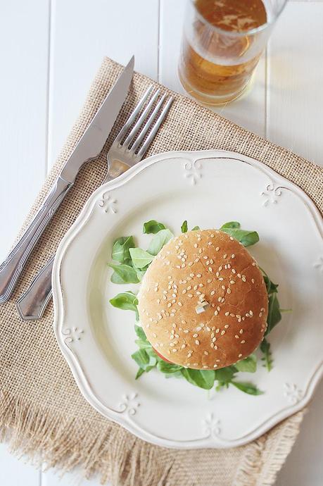 Hamburguesa casera de pollo al curry