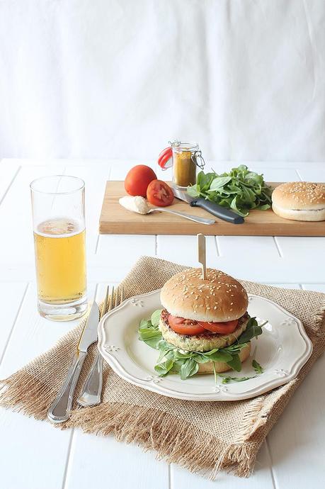 Hamburguesa casera de pollo al curry