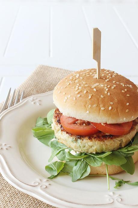 Hamburguesa casera de pollo al curry