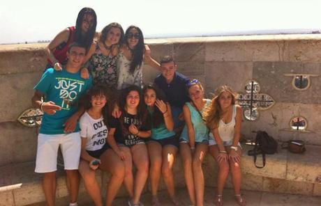 Ana, la joven anfitriona, nos presenta a sus simpátic@s amig@s.Foto: Ana Alfonso