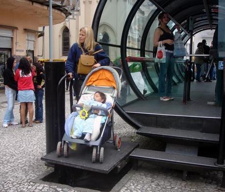 Ejemplo de accesibilidad en la  Red Integrada de Transporte (RIT) de Curitiba 